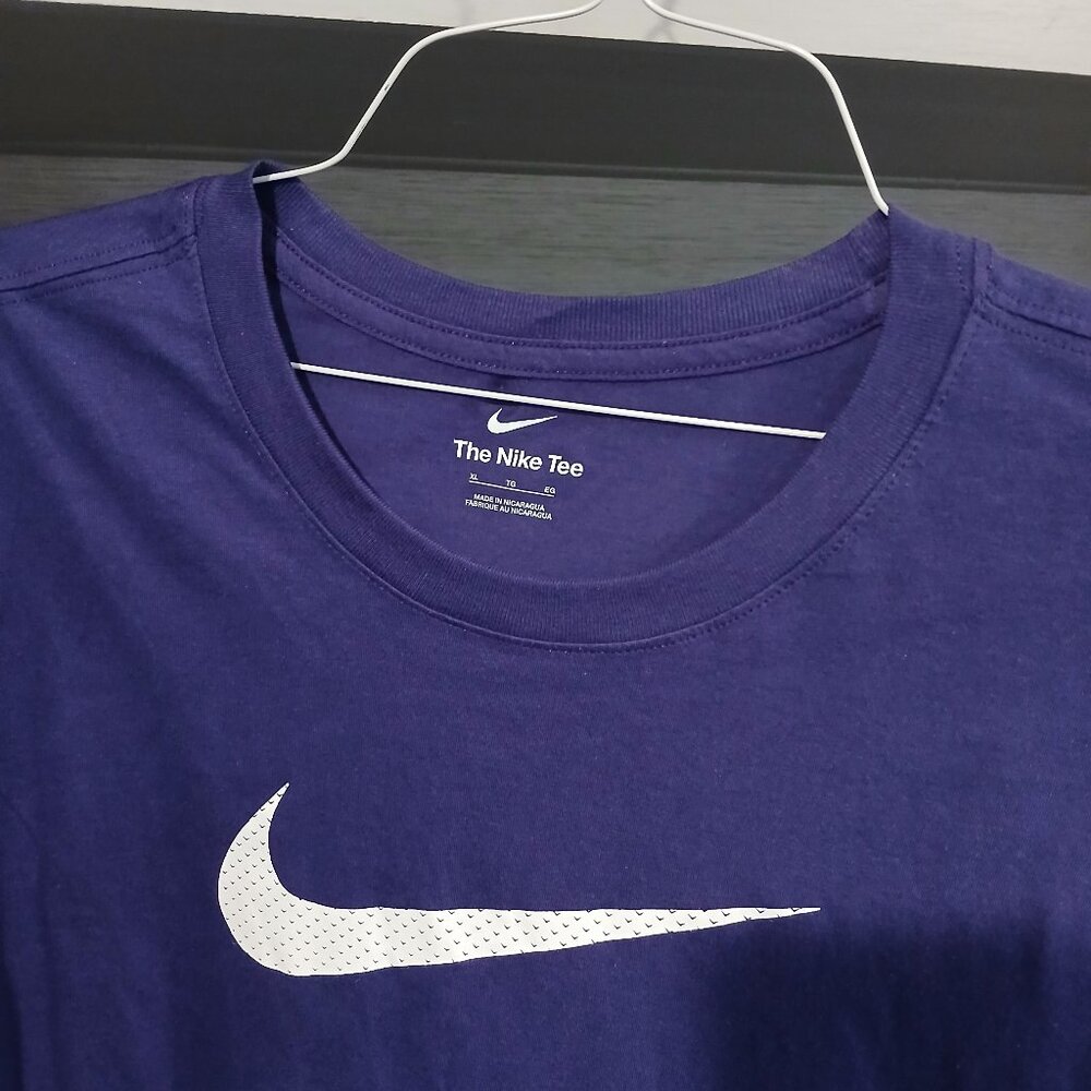 Nike Men's Purple T-Shirt Swoosh Logo Short Sleeve Crew Neck XL NWT